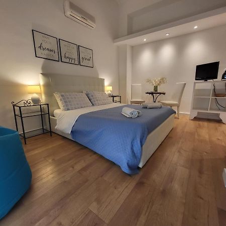 Living Cagliari Marina Bed & Breakfast Dış mekan fotoğraf