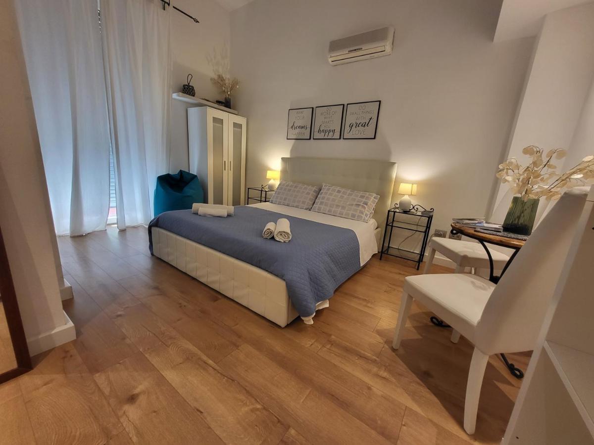 Living Cagliari Marina Bed & Breakfast Dış mekan fotoğraf