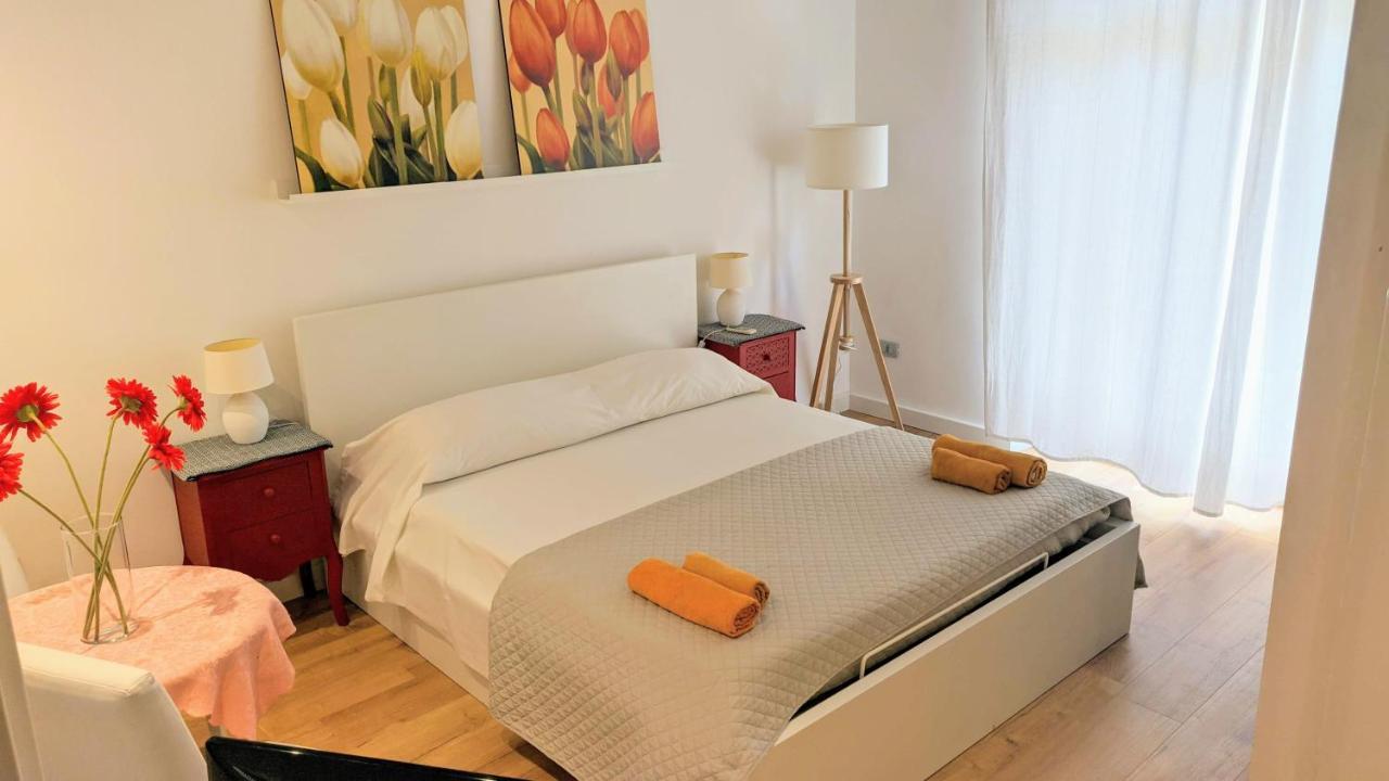 Living Cagliari Marina Bed & Breakfast Dış mekan fotoğraf